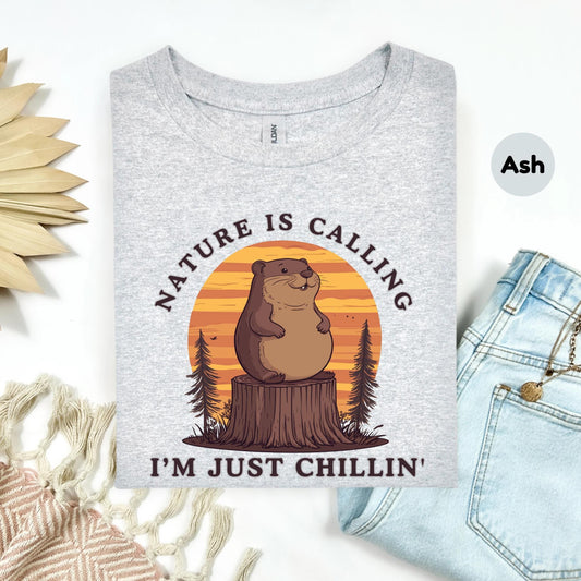 Nature Is Calling Funny Groundhog Shirt – Retro Animal Camping Tee for Hikers, Chillers & Wildlife Lovers Gift