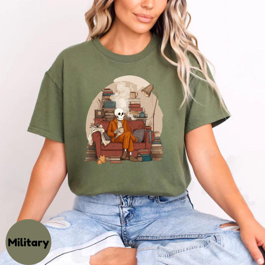 Goth Cozycore Skeleton Shirt Fall Book Lover T-Shirt Vintage Coffee Reader Tee for Autumn Halloween Vibes AA42