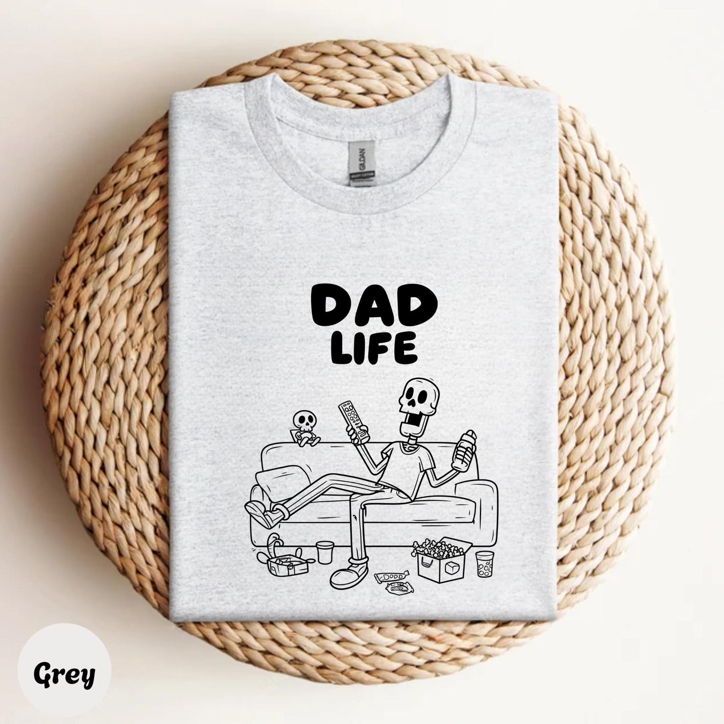 Retro Dad Life Skeleton Tee – Lazy Skeleton Father Graphic Shirt, Funny Pastel Gift for Cool Dads, Cartoon Line Art T-Shirt AA80