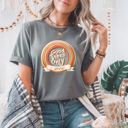2025 Good Energy T-Shirt – Motivational Retro Tee with Rainbow Design – New Year Positive Vibes Shirt Gift AA107